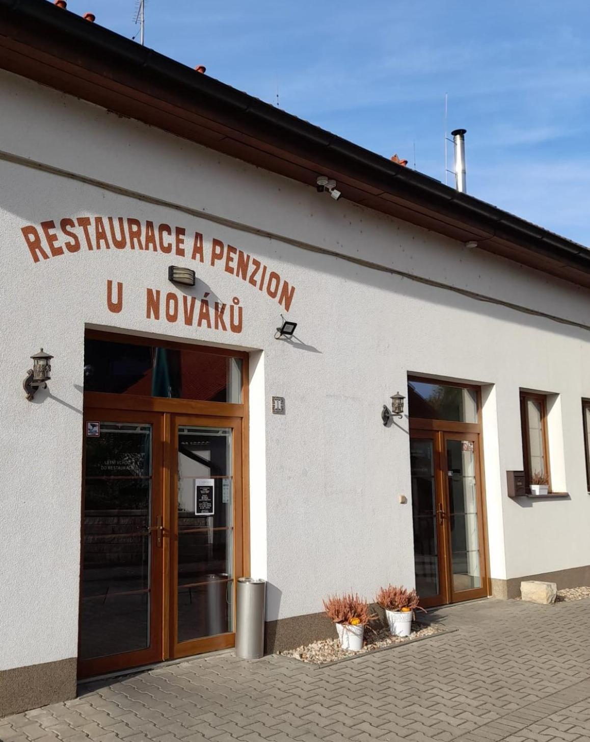 Penzion A Restaurace U Novaku Bítovany Exteriör bild